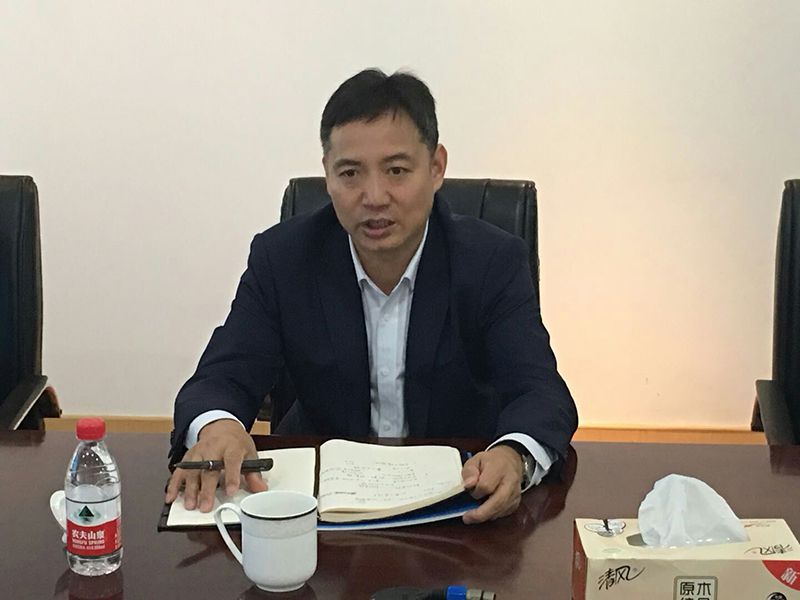 政協(xié)姜國法副主席主持座談會(huì).jpg